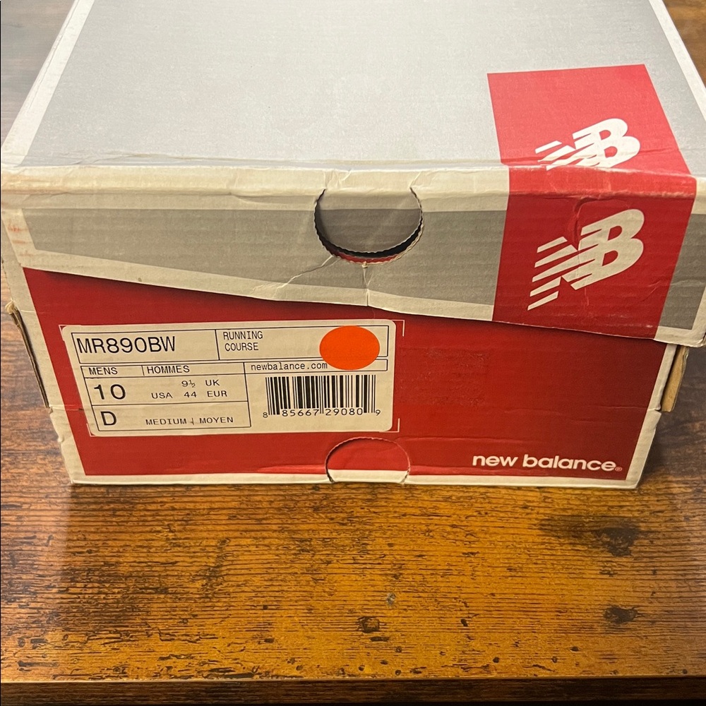 New Balance MR890BW - Picture 2 of 5